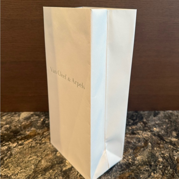 Original Van Cleef & Arpels Gift/Paper Bag - Picture 3 of 4